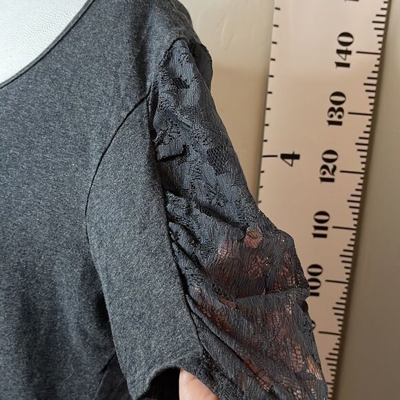𝅺caren Sport gray short sleeve T-shirt lace embellished sleeves scoop neck SZ 3X - Picture 3 of 8